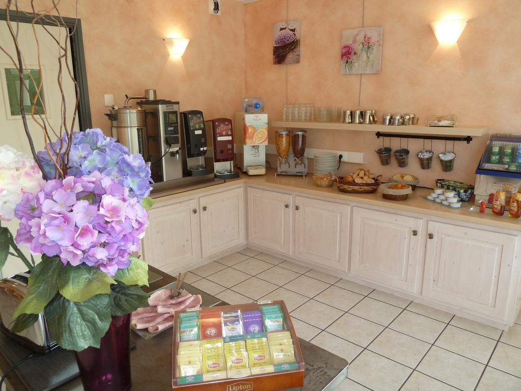 Hotel La Colombiere Cantal Масиак Екстериор снимка