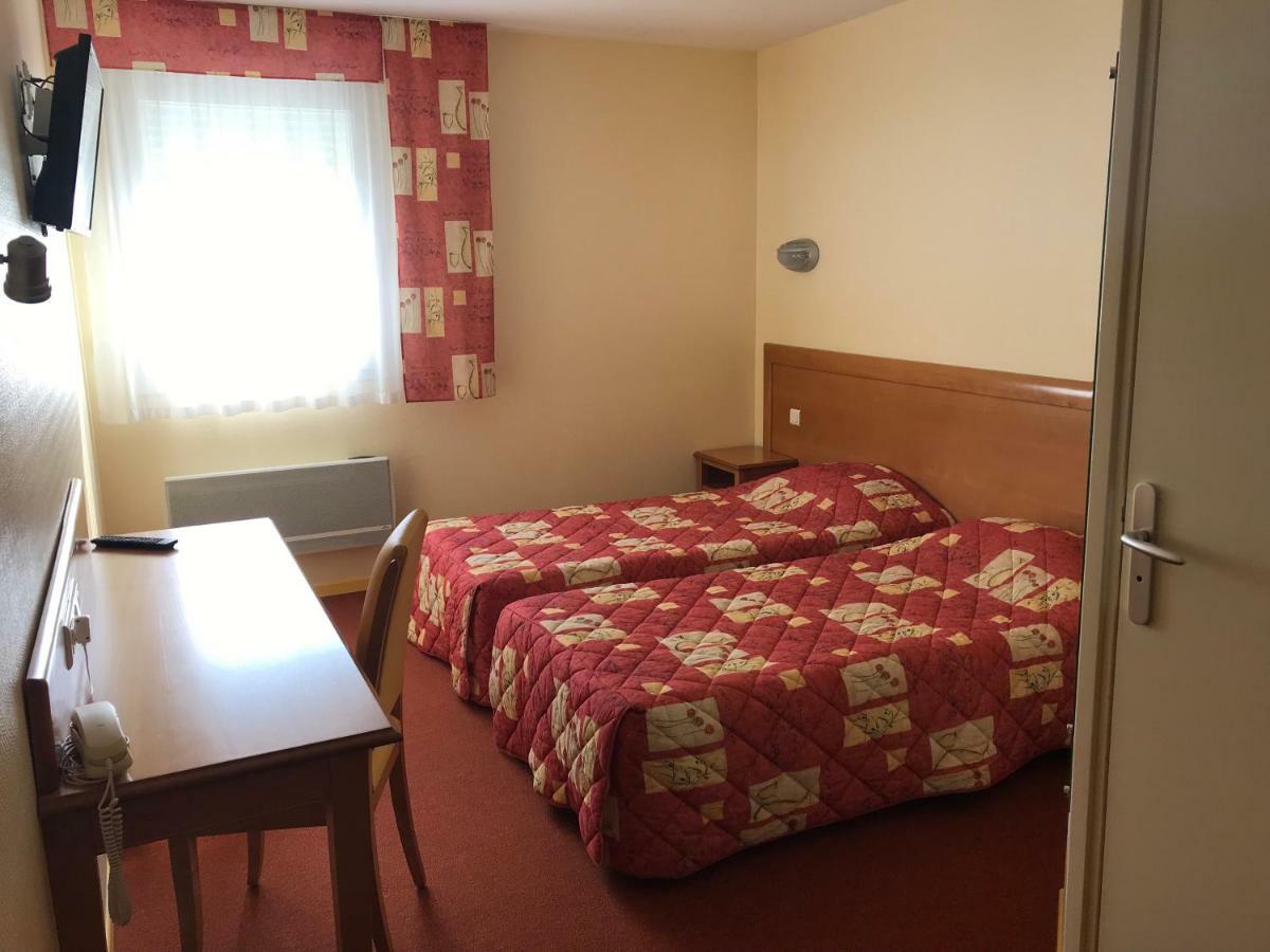 Hotel La Colombiere Cantal Масиак Екстериор снимка