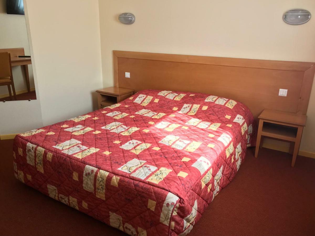 Hotel La Colombiere Cantal Масиак Екстериор снимка