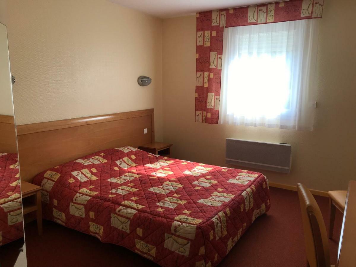 Hotel La Colombiere Cantal Масиак Екстериор снимка