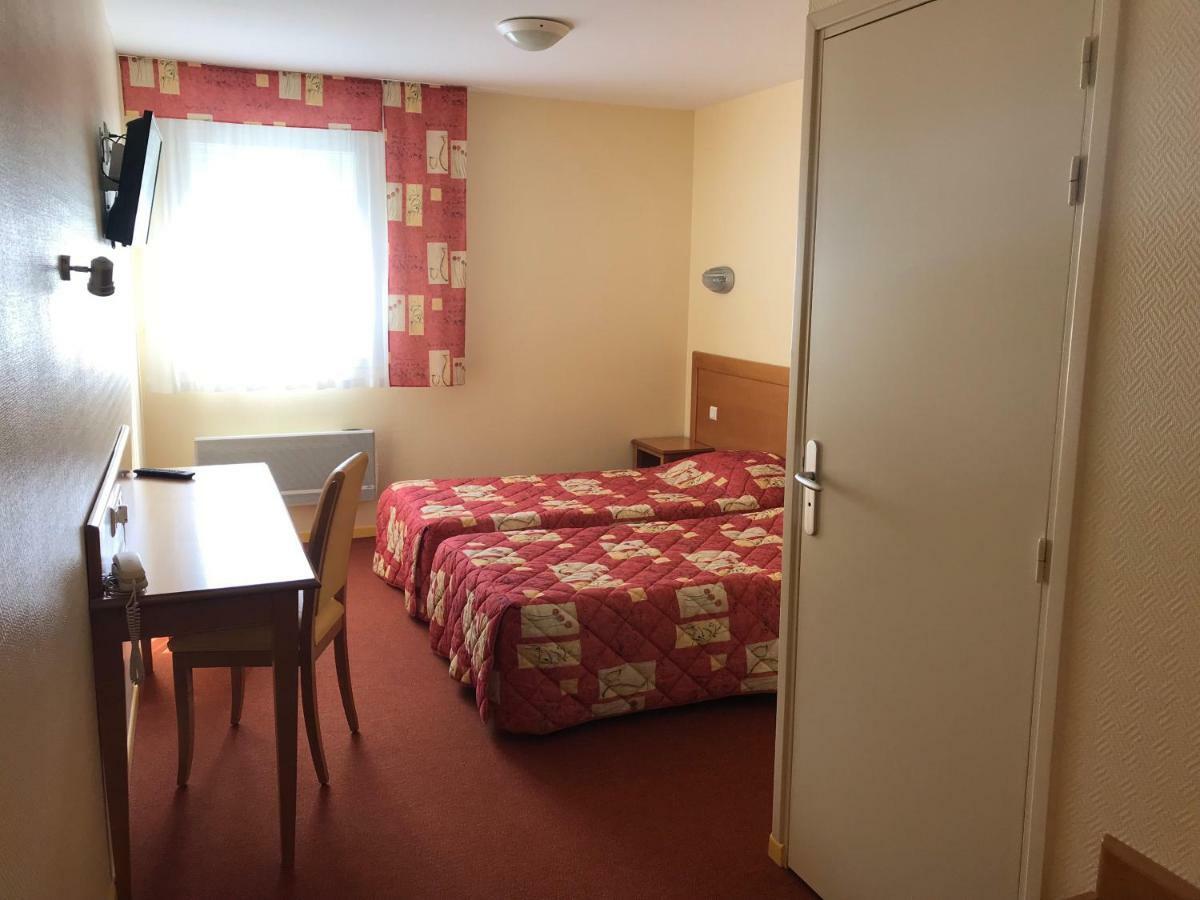 Hotel La Colombiere Cantal Масиак Екстериор снимка
