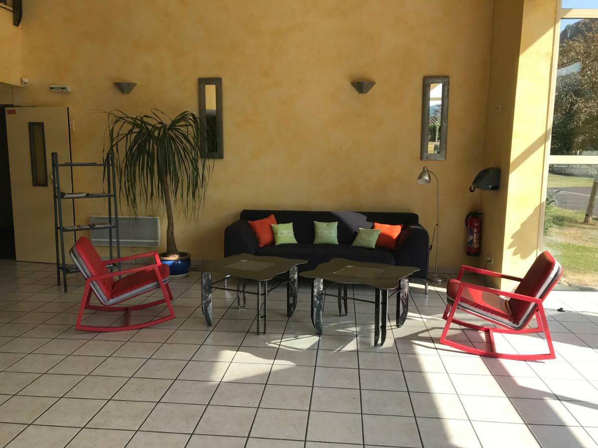 Hotel La Colombiere Cantal Масиак Екстериор снимка